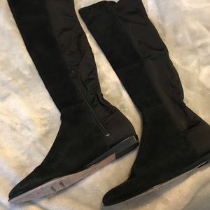 NWOT Knee hi Suede Boot